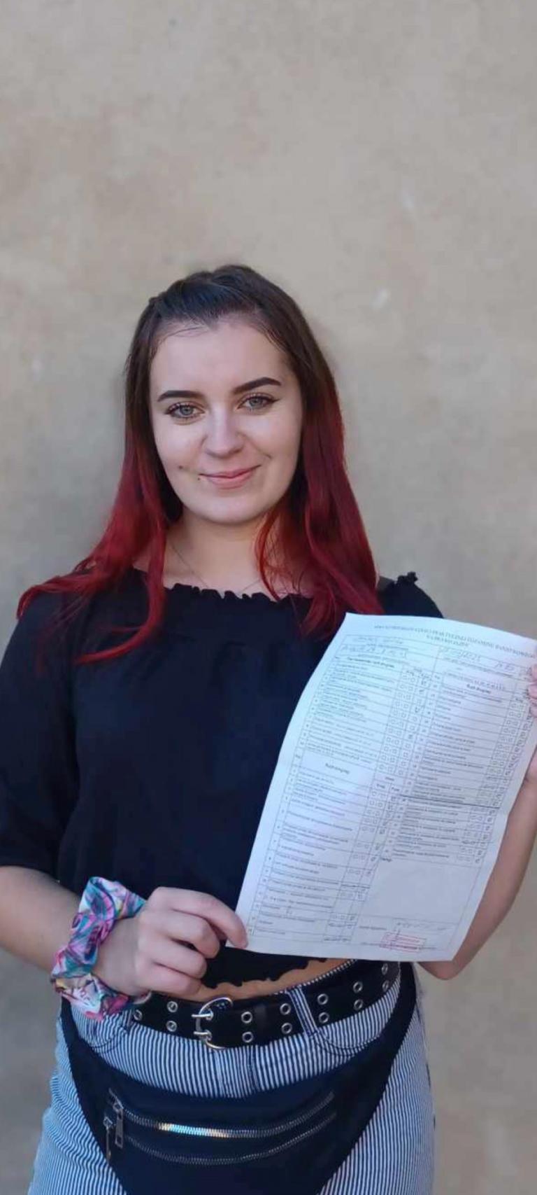 Absolwentka HP Ziębice  zdała egzamin na  prawo jazdy  dzięki udziałowi w projekcie,, Aktywni górą!’’