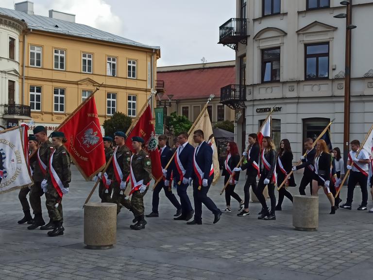 Lublin: OHP na obchodach 83. rocznicy agresji sowieckiej na Polskę