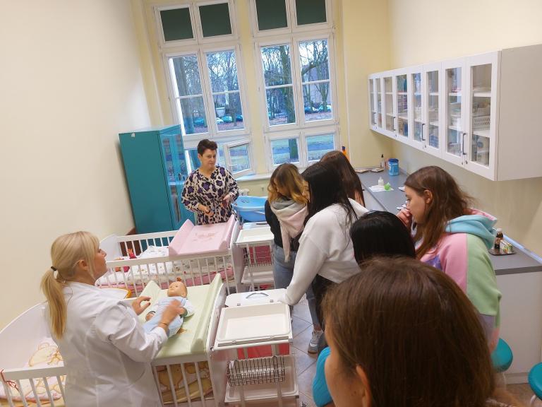 Warsztaty „Godzenie ról zawodowych i rodzinnych” w Młodzieżowym Centrum Kariery w Inowrocławiu