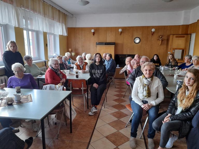 Rada Młodzieży i Klub Aktywnych 15-33 Hufca Pracy w Czarnkowie w Klubie Seniora