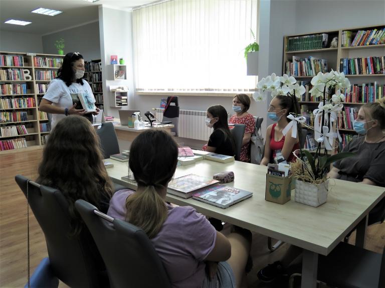 Lekcja biblioteczna dla uczestników Hufca Pracy w Turku