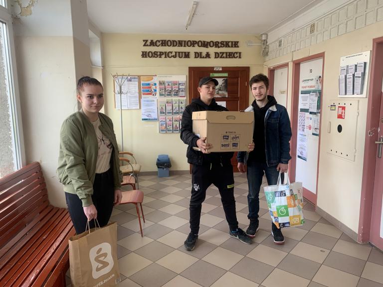 Uczestnicy HP w Szczecinie - pomoc dla hospicjum