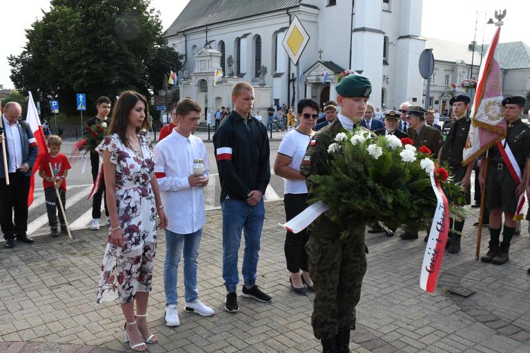 Obchody 77 rocznicy wybuchu Powstania Warszawskiego w Piotrkowie Trybunalskim. 