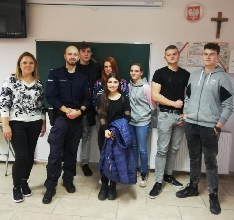 Spotkanie Wałbrzyskiej Młodzieży z Policjantem