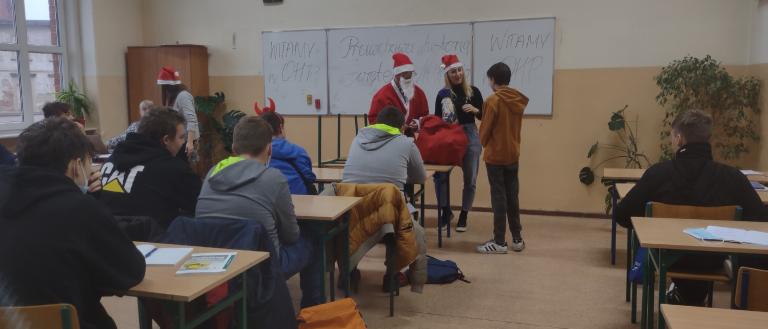 Prawdziwa historia Św. Mikołaja w Hufcu Pracy w  Dzierżoniowie