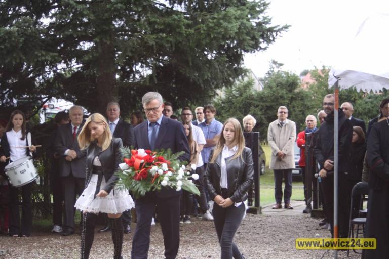 Uroczyste obchody 82. rocznicy wybuchu II wojny światowej w Łowiczu. Hufiec Pracy 5-22 Łowicz.