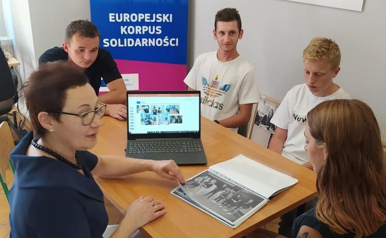 Bochnia upowszechnia projekt „Gdzie jest ten Internet? Cyfrowa aktywizacja seniorów”