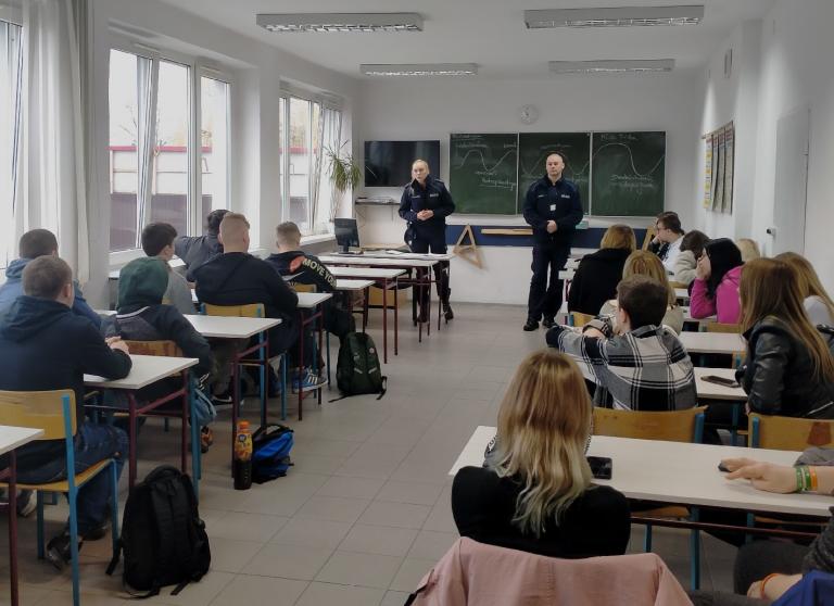 Spotkanie z przedstawicielami Policji w wolsztyńskim Hufcu Pracy