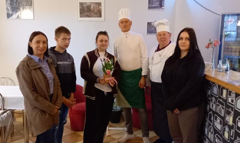 Międzynarodowy Dzień Szefa Kuchni celebrowany przez uczestników Hufca Pracy w Kościanie 