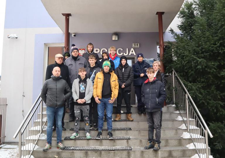 Wizyta uczestników Ośrodka Szkolenia i Wychowania w Próchnowie w Komendzie Powiatowej Policji w Chodzieży