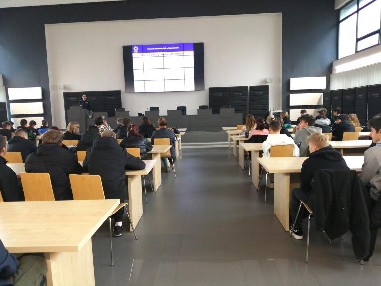 Szkolenie młodzieży w Komendzie Miejskiej Policji w Częstochowie