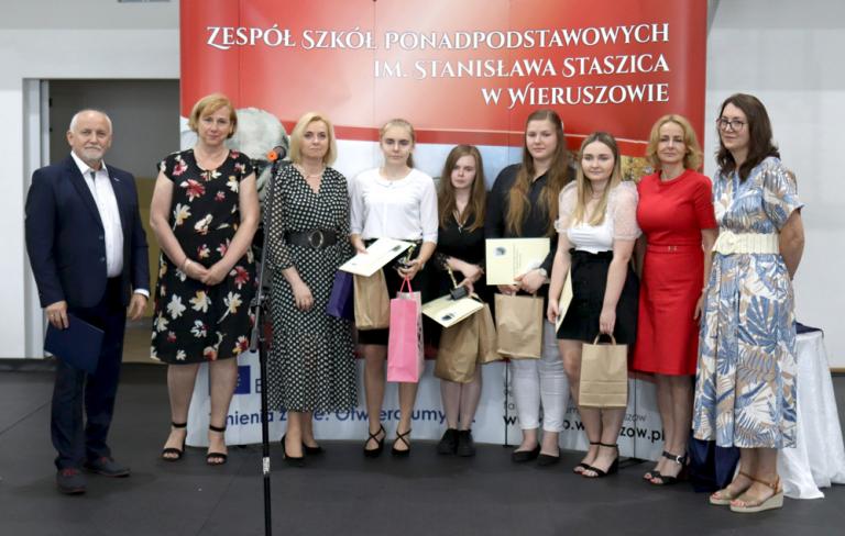 Uroczyste zakończenie roku szkolnego 2020/2021 w Wieruszowie