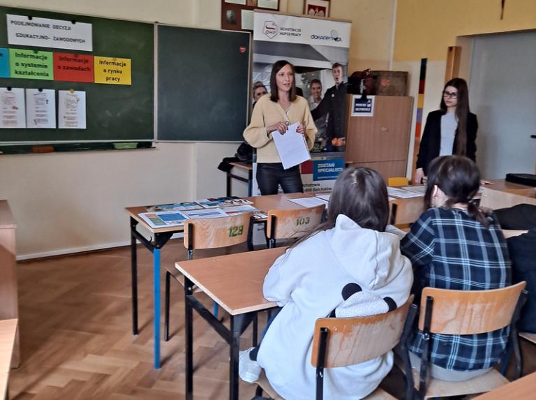 Wybór szkoły ponadpodstawowej – spotkania informacyjne w Szkole Podstawowej nr 13 w Bełchatowie.