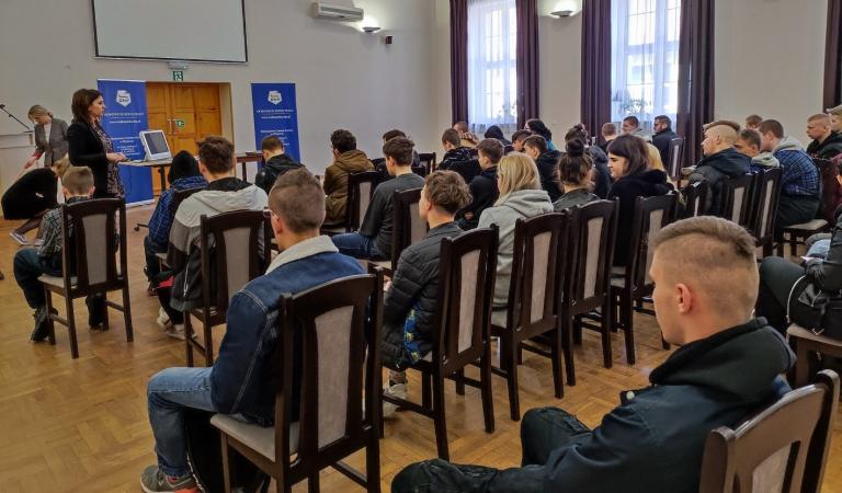 Giełda pracy w Młodzieżowym Centrum Kariery w Pleszewie