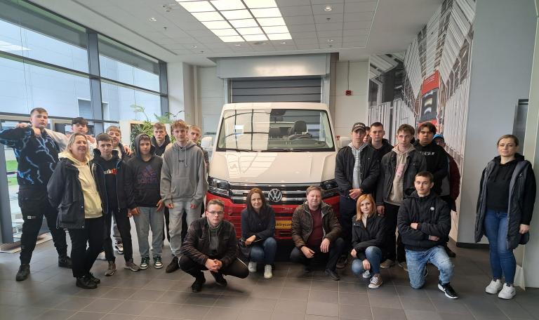Nowoczesna technologia – wizyta studyjna w Zakładzie Volkswagen zorganizowana przez Młodzieżowe Centrum Kariery w Kole oraz Młodzieżowe Centrum Kariery w Turku 