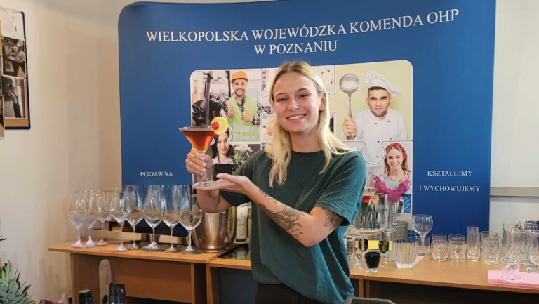 Zakończenie szkolenia zawodowego kelner-barman w Centrum Edukacji i Pracy Młodzieży w Kaliszu