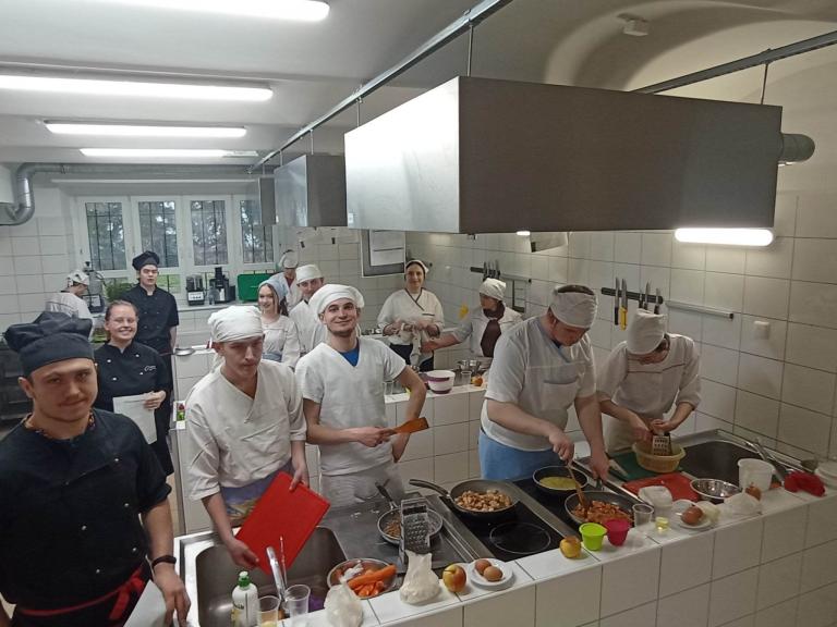 Egzamin próbny na warsztatach gastronomicznych w Karpaczu - kolejna próba sił kucharzy
