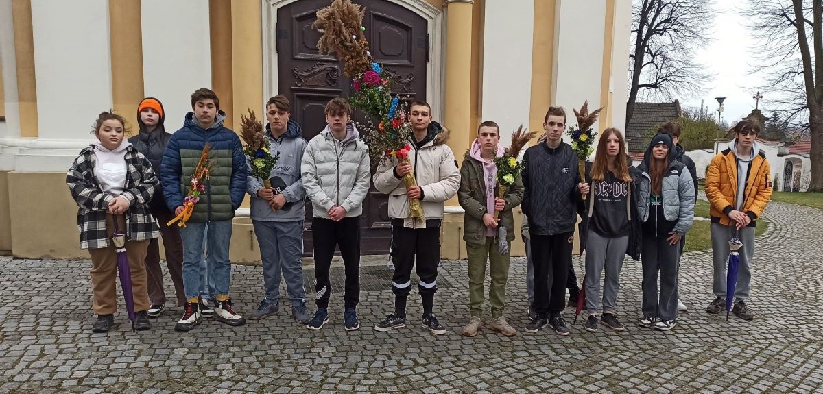 Młodzież OSiW OHP w Ząbkowicach Śl. uczestniczyła we Mszy św. w Niedzielę Palmową