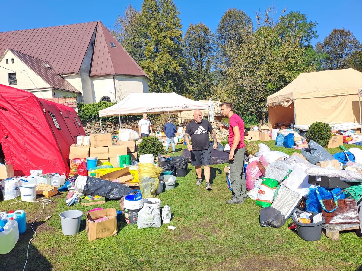 Ziębice Pomagają Powodzianom  z Radachowa