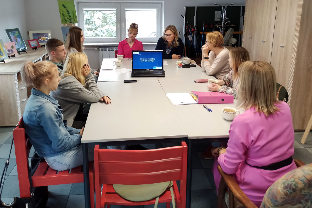 Białystok: Piersze spotkanie w projekcie „Łączymy pokolenia – wspólna zabawa i nauka wymiana doświadczeń”