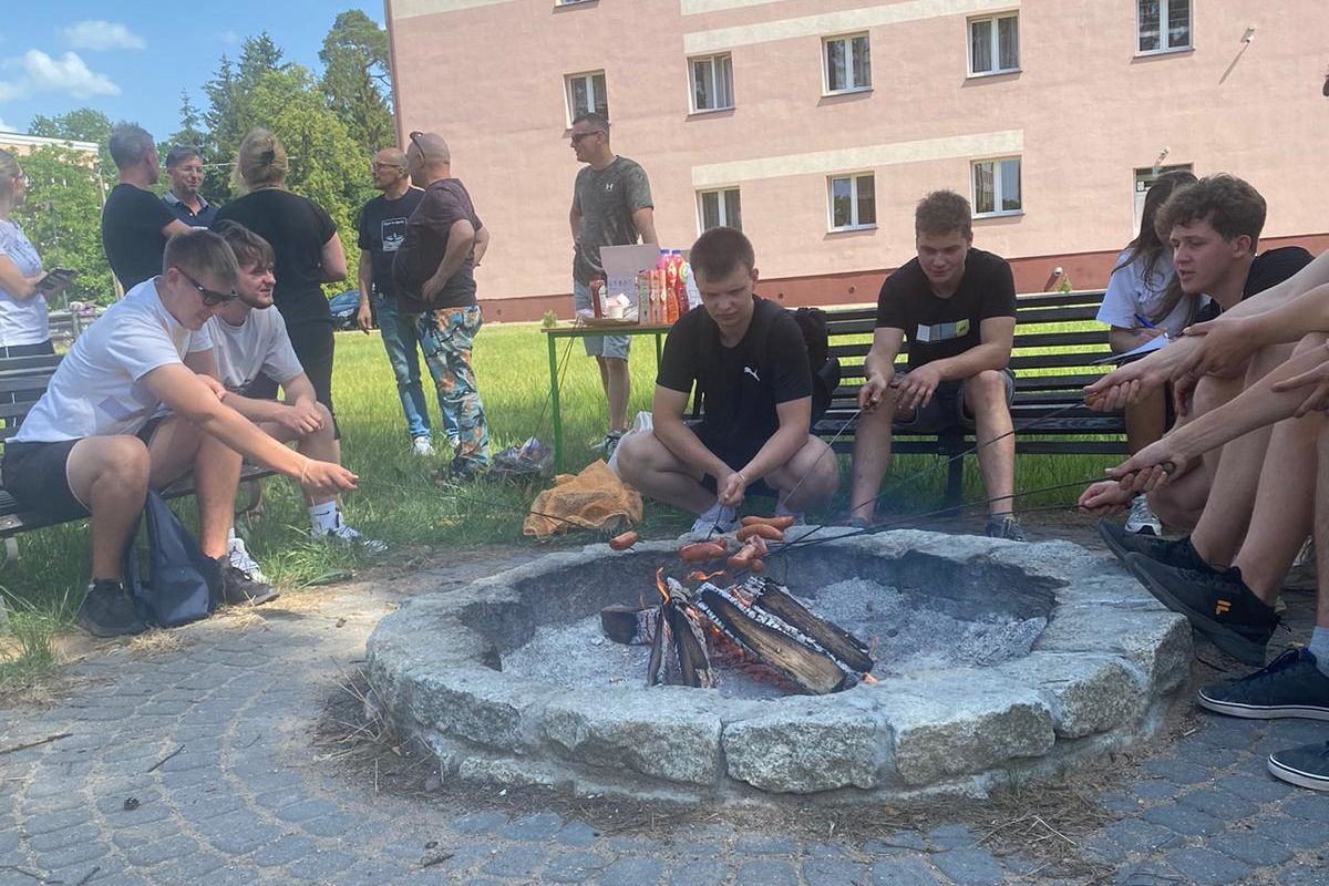 Augustów: Ognisko z okazji Dnia Dziecka