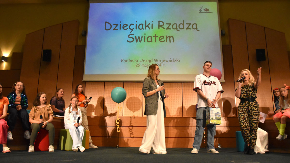 Białystok: „Dzieciaki rządziły światem” w Podlaskim Urzędzie Wojewódzkim